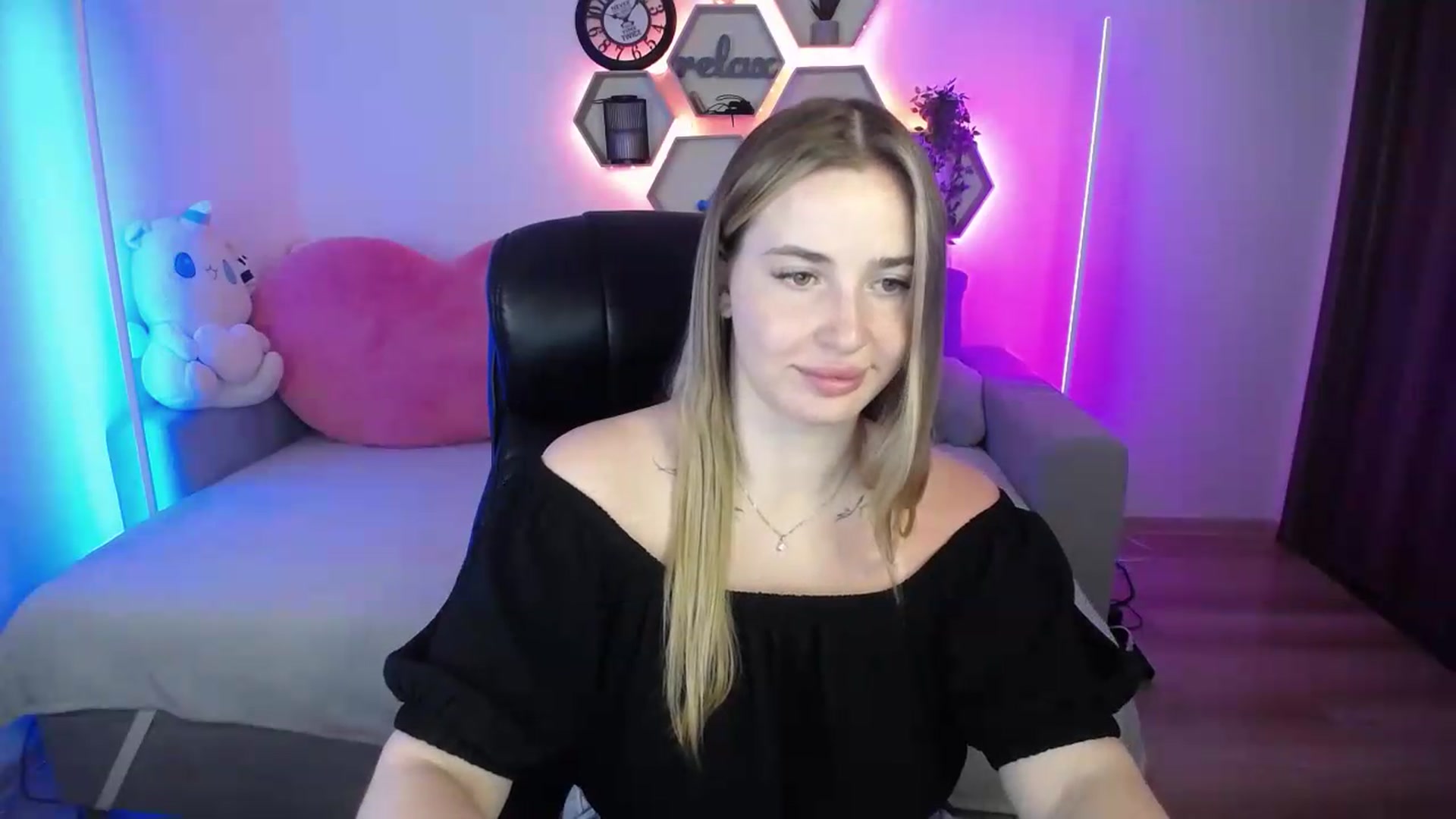 Gallery image thumbnail from SabrinaViolet's myfreecams stream on, 07/06/2026, 09:11 image 7 of 20