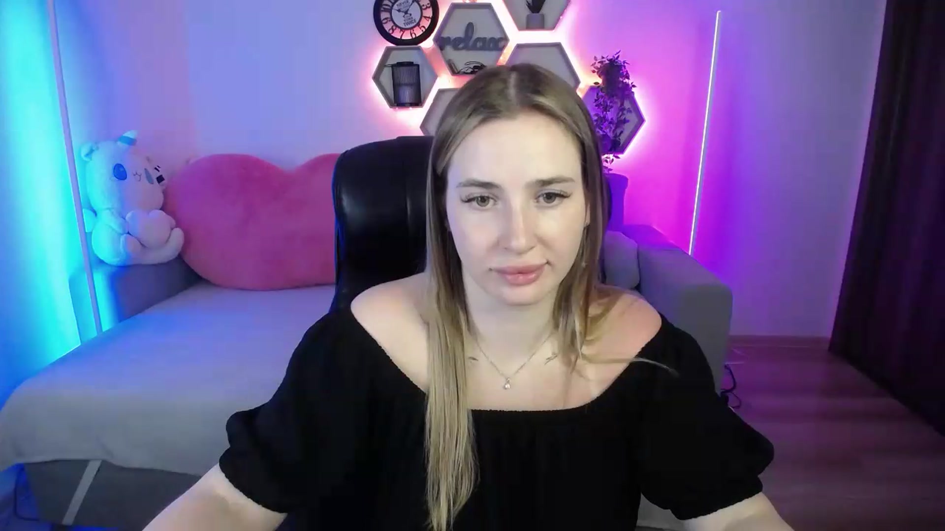Gallery image thumbnail from SabrinaViolet's myfreecams stream on, 07/06/2026, 09:11 image 11 of 20