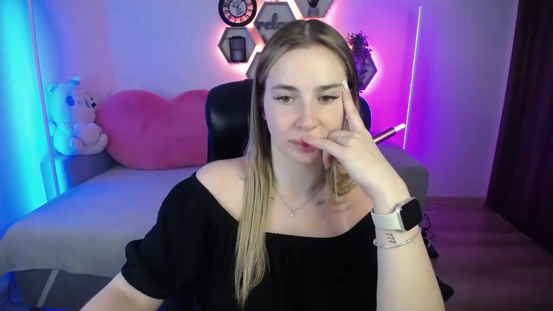 Gallery image thumbnail from SabrinaViolet's myfreecams stream on, 07/06/2026, 09:11 image 9 of 20