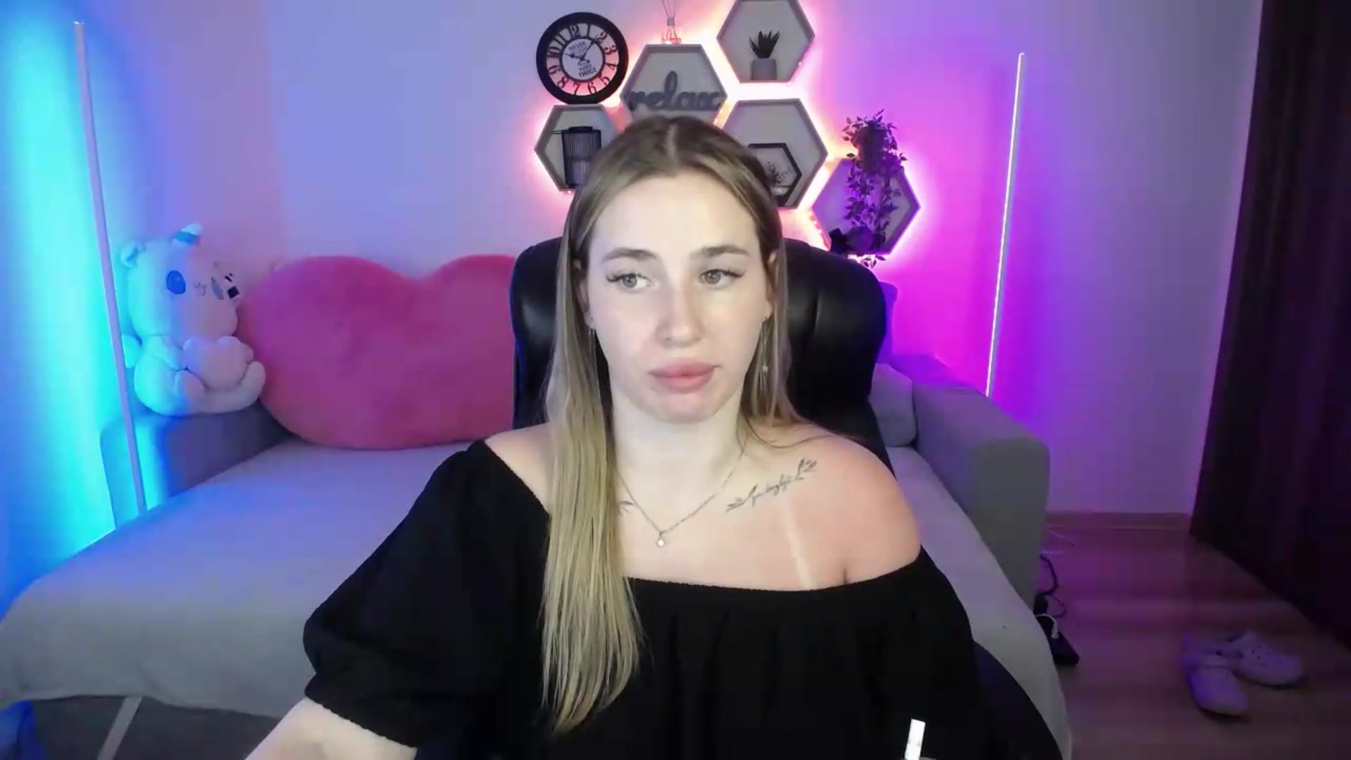 Gallery image thumbnail from SabrinaViolet's myfreecams stream on, 07/06/2026, 09:30 image 2 of 20