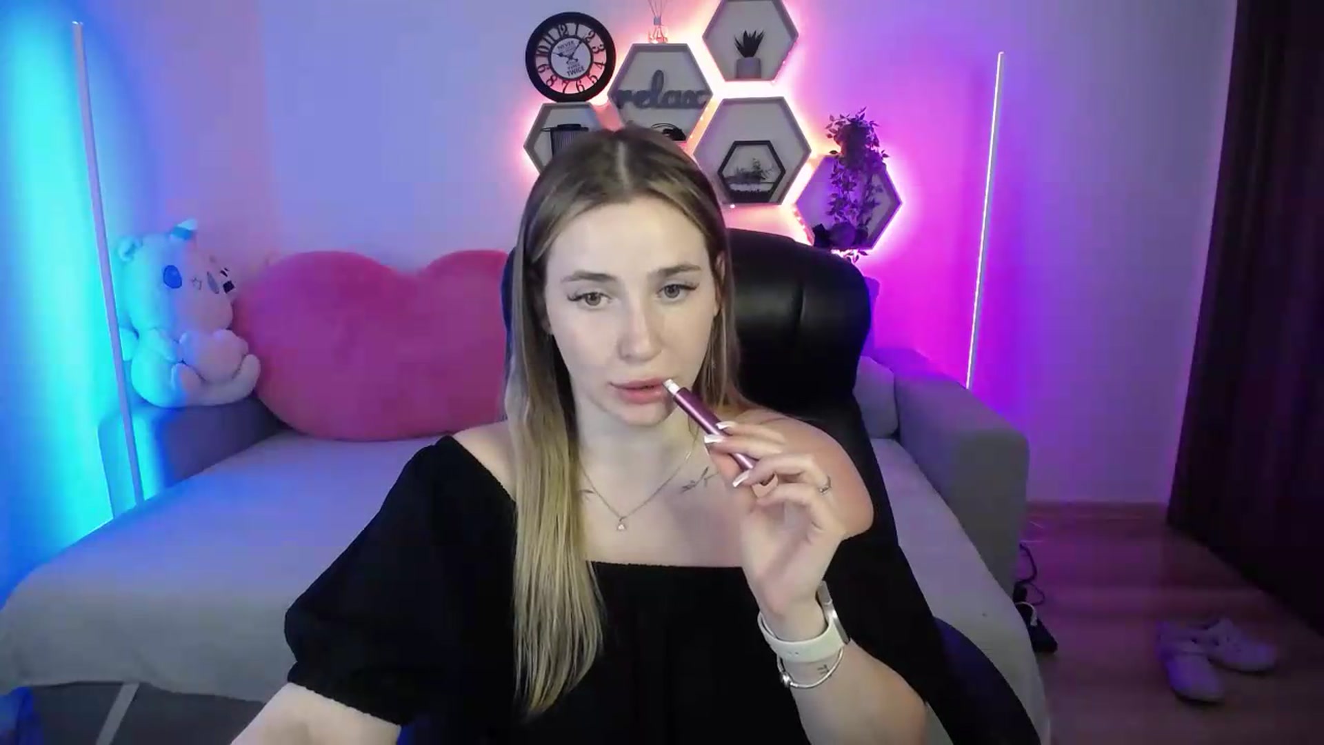 Gallery image thumbnail from SabrinaViolet's myfreecams stream on, 07/06/2026, 09:30 image 3 of 20