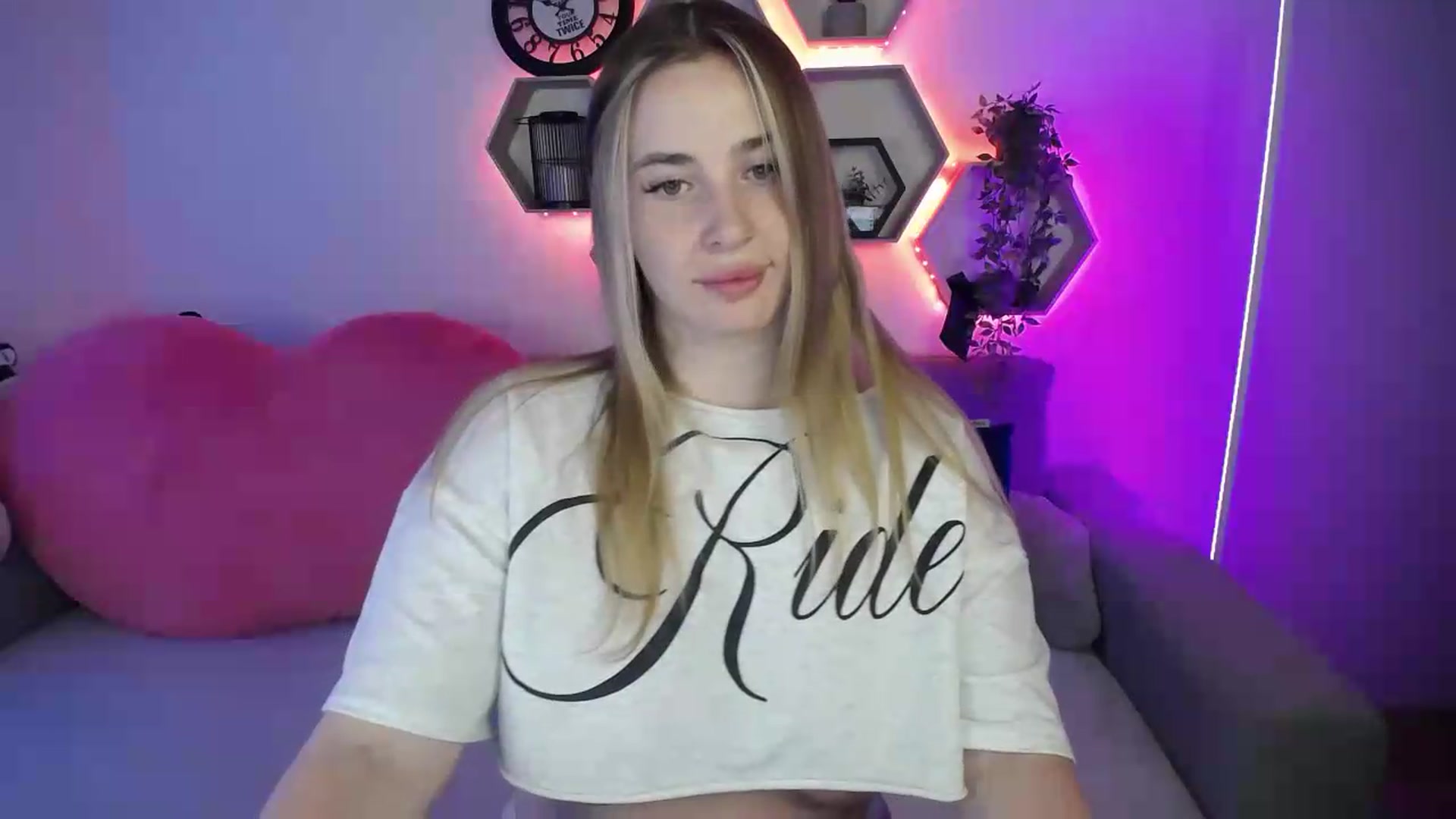 Gallery image thumbnail from SabrinaViolet's myfreecams stream on, 07/06/2026, 10:31 image 2 of 20