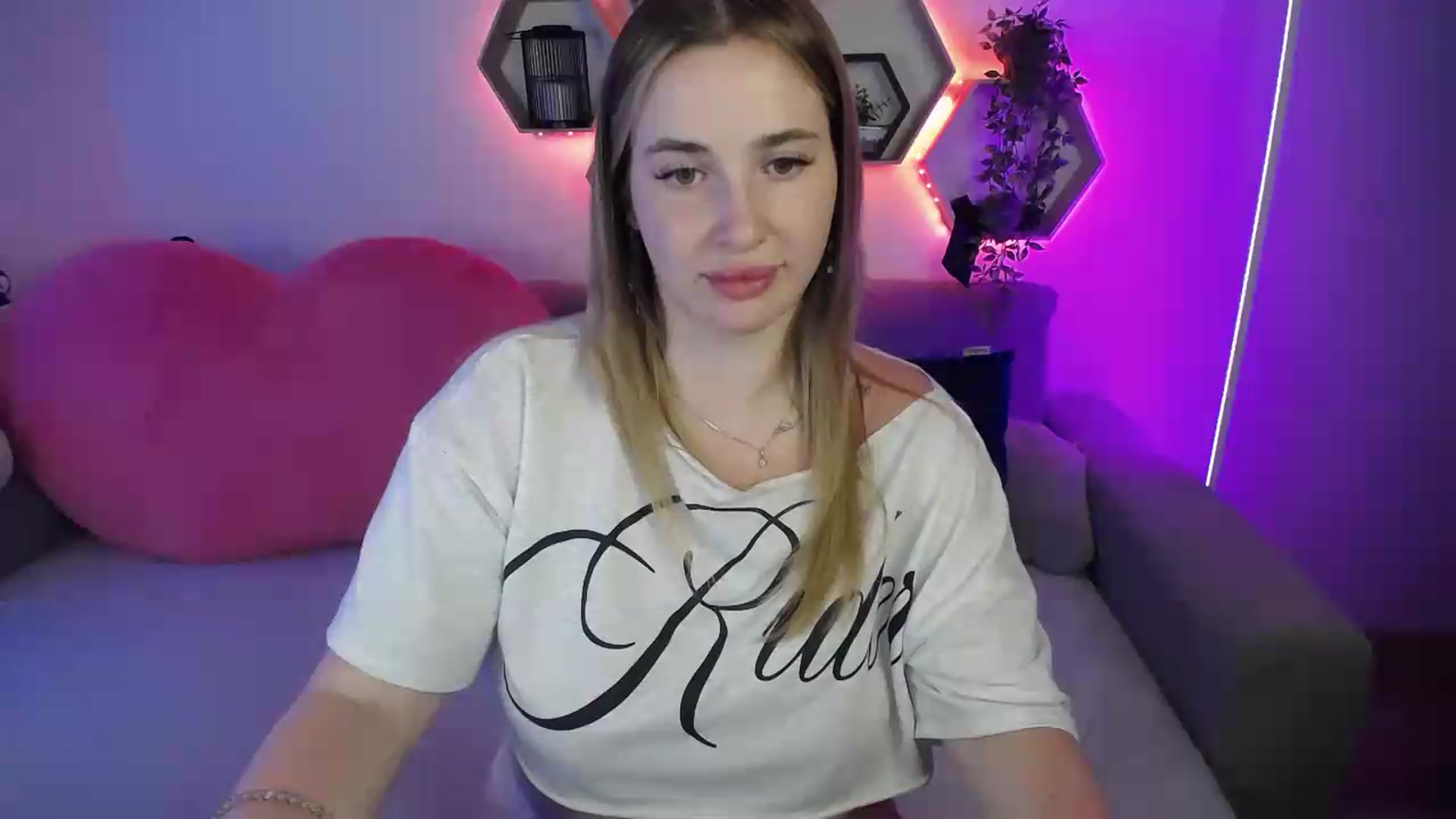 Gallery image thumbnail from SabrinaViolet's myfreecams stream on, 07/06/2026, 10:31 image 10 of 20