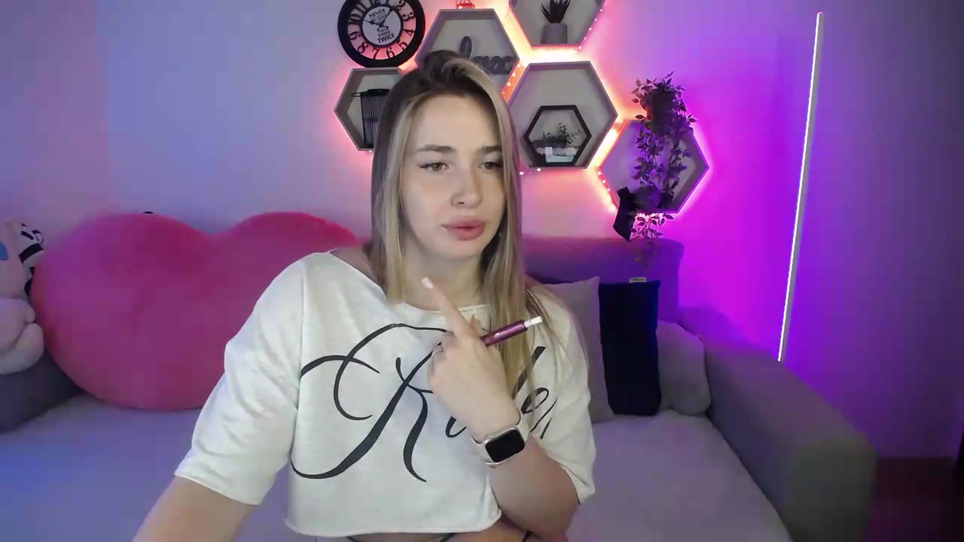 Gallery image thumbnail from SabrinaViolet's myfreecams stream on, 07/06/2026, 11:22 image 9 of 20