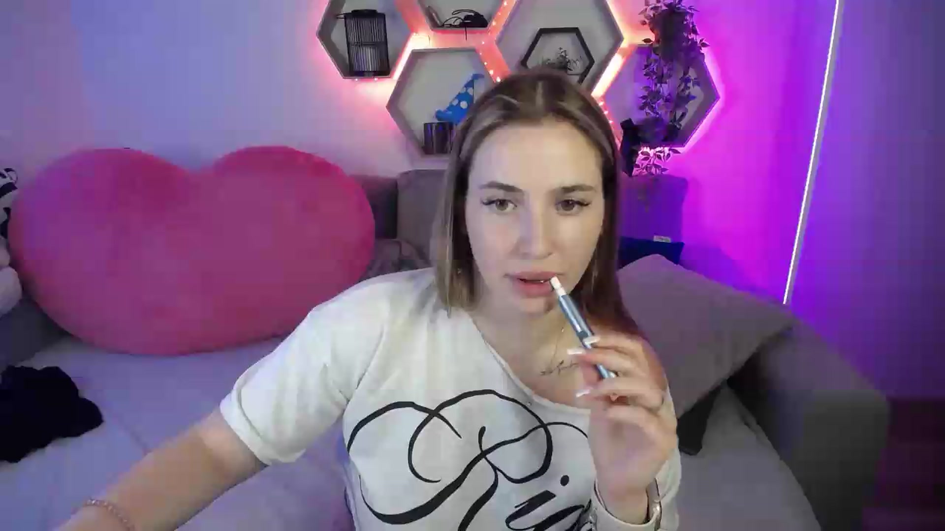 Gallery image thumbnail from SabrinaViolet's myfreecams stream on, 07/06/2026, 13:26 image 11 of 20