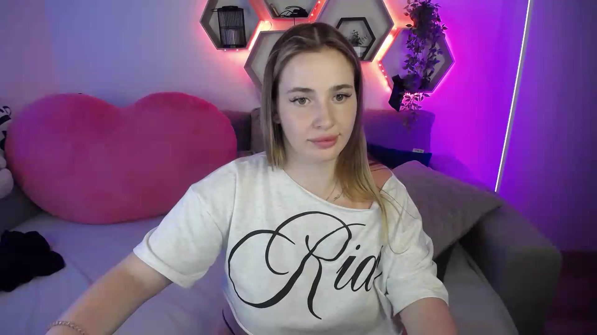 Gallery image thumbnail from SabrinaViolet's myfreecams stream on, 07/06/2026, 13:26 image 6 of 20