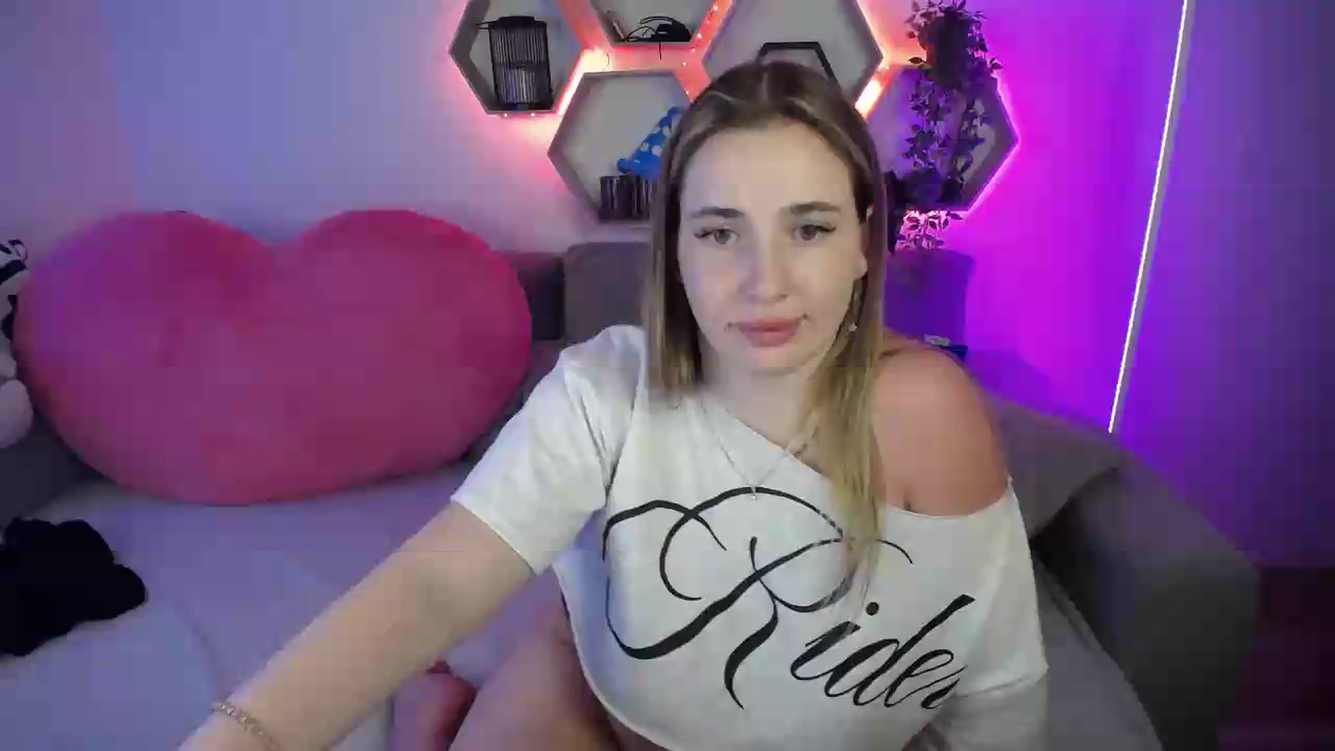 Gallery image thumbnail from SabrinaViolet's myfreecams stream on, 07/06/2026, 13:26 image 20 of 20