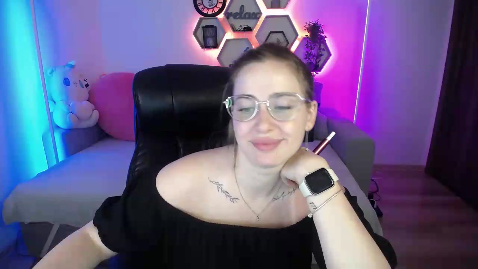 Gallery image thumbnail from SabrinaViolet's myfreecams stream on, 07/07/2026, 09:27 image 5 of 20
