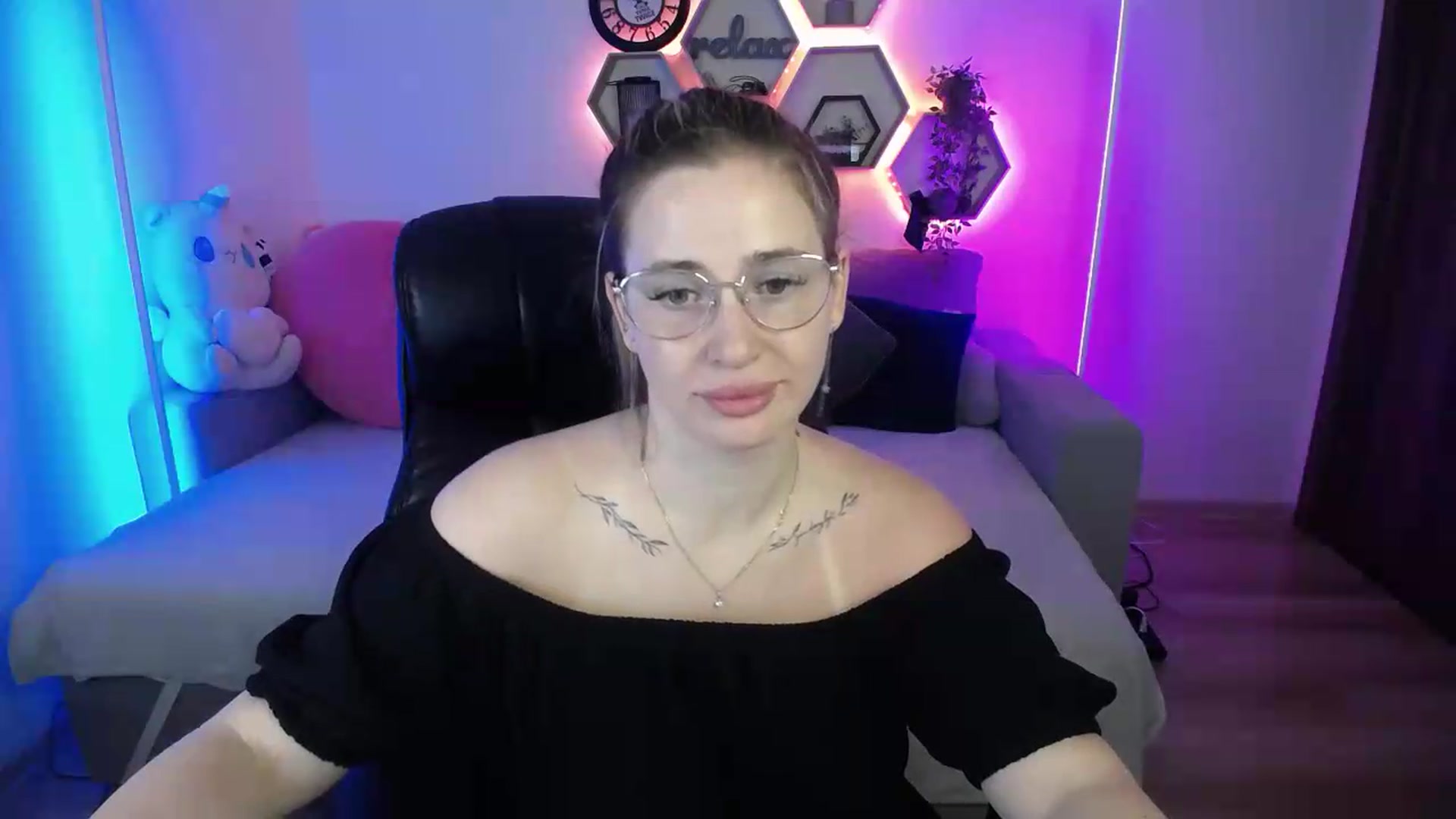 Gallery image thumbnail from SabrinaViolet's myfreecams stream on, 07/07/2026, 09:27 image 3 of 20