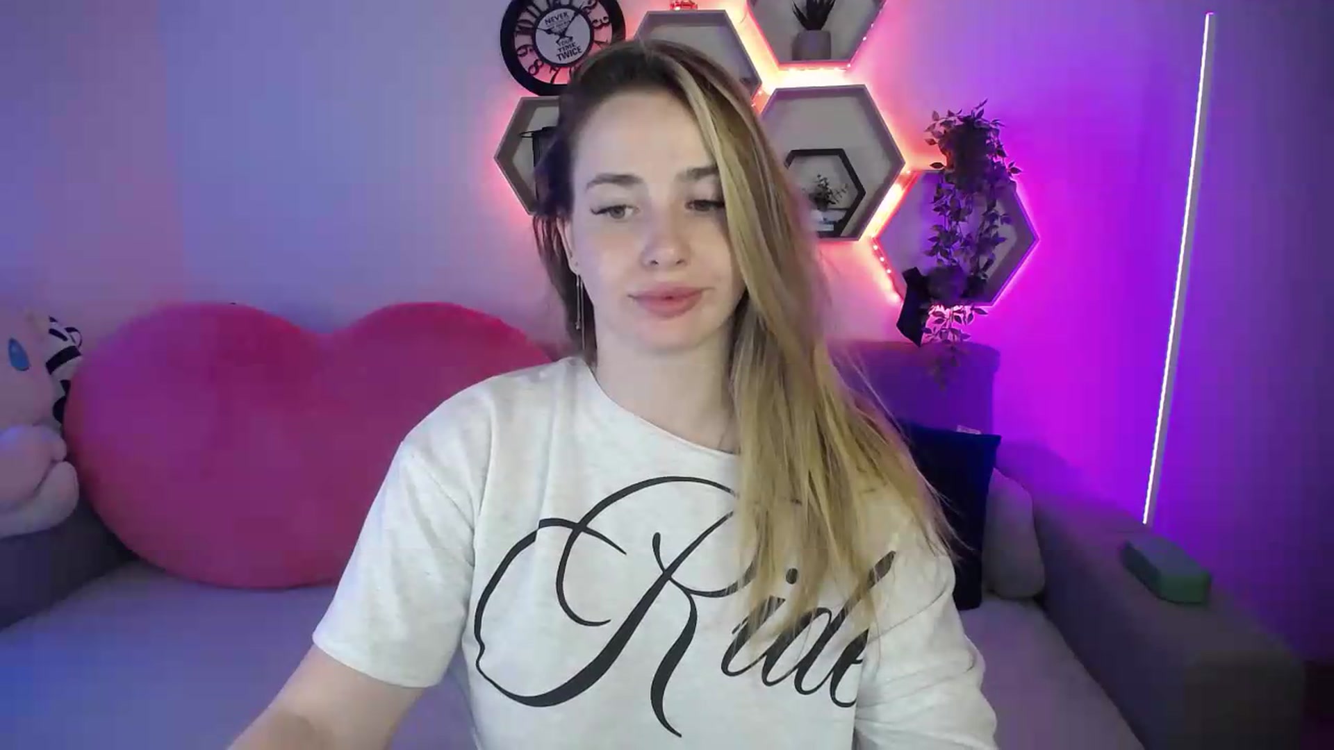 Gallery image thumbnail from SabrinaViolet's myfreecams stream on, 07/07/2026, 11:44 image 11 of 20