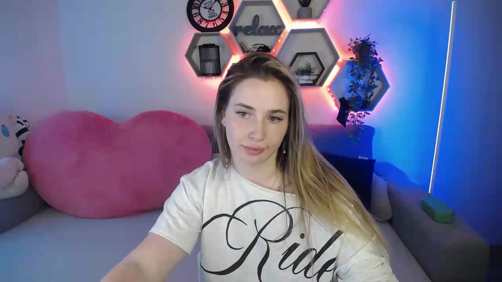Gallery image thumbnail from SabrinaViolet's myfreecams stream on, 07/07/2026, 11:44 image 20 of 20