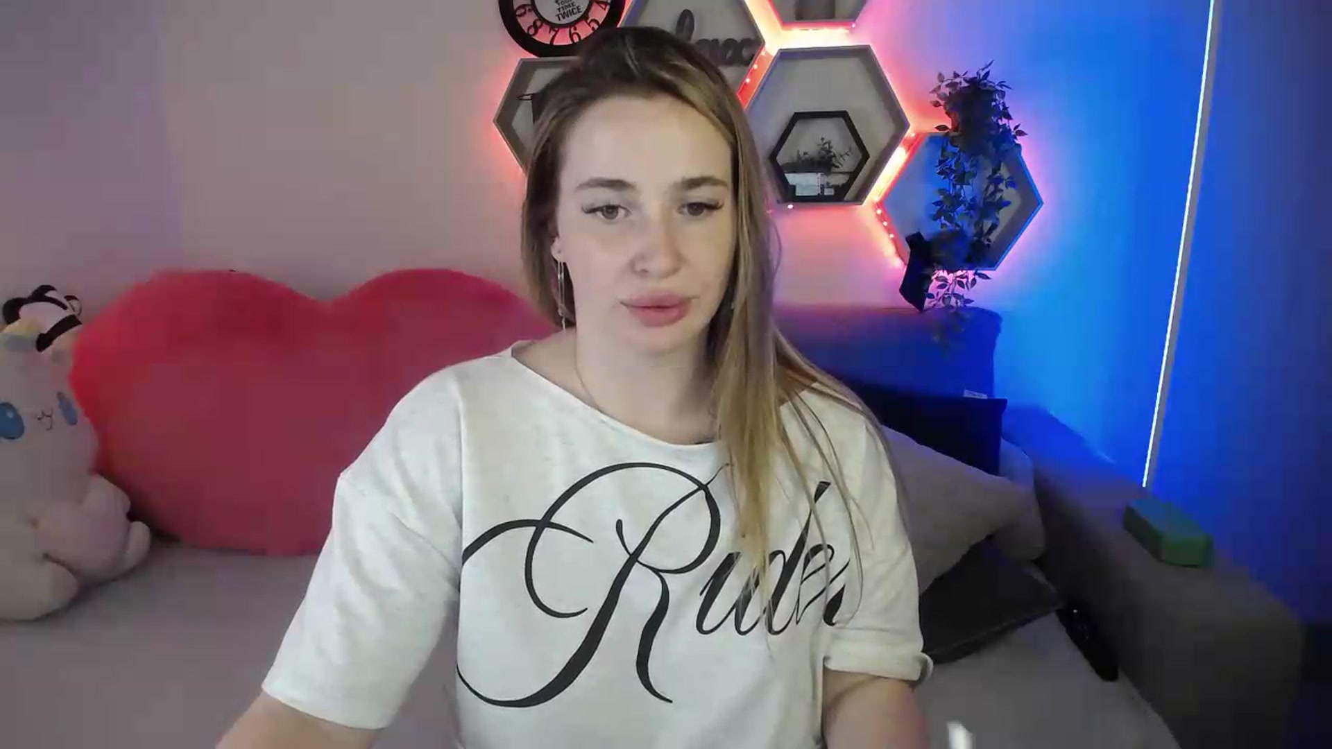 Gallery image thumbnail from SabrinaViolet's myfreecams stream on, 07/07/2026, 12:37 image 7 of 20