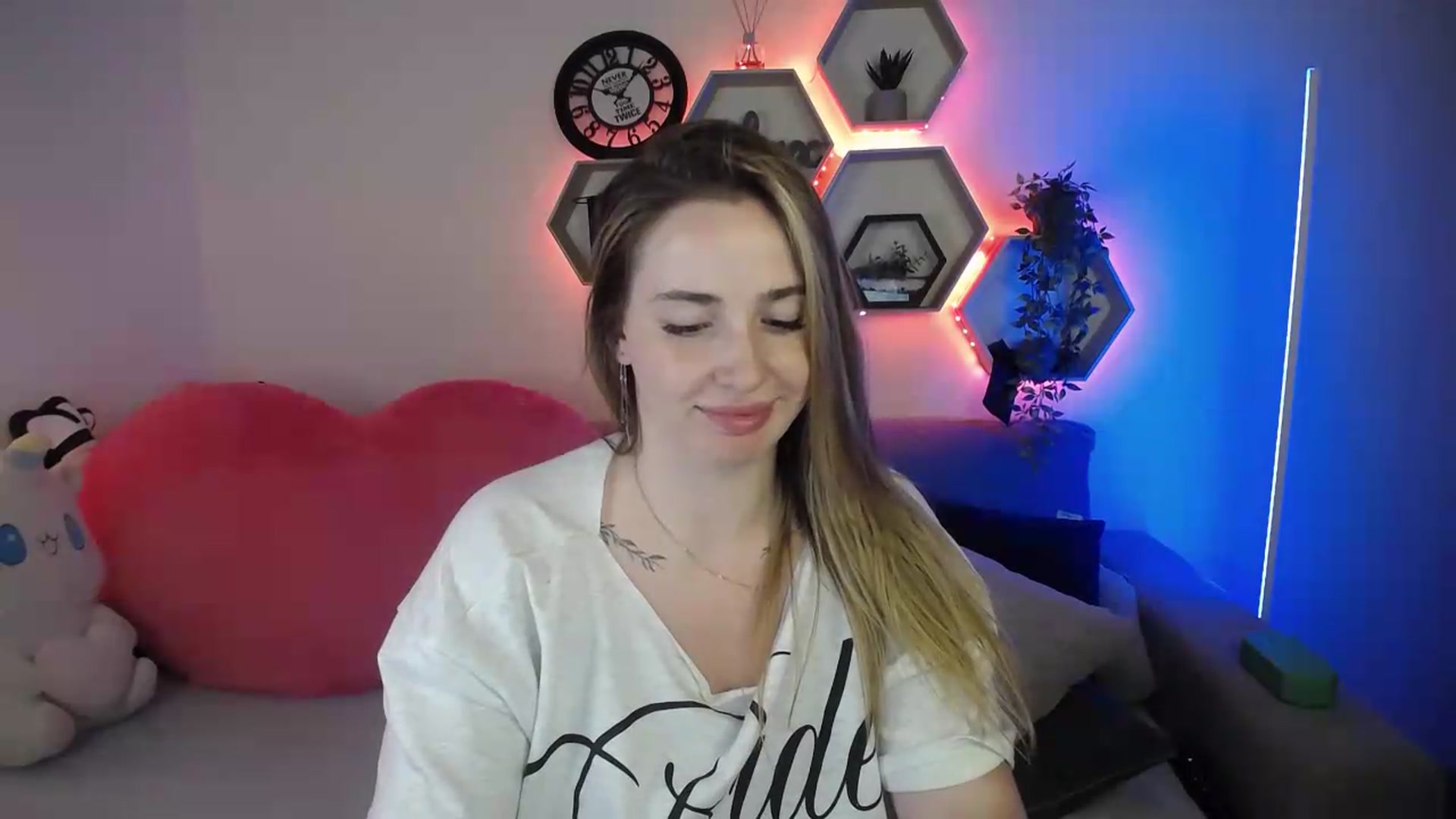 Gallery image thumbnail from SabrinaViolet's myfreecams stream on, 07/07/2026, 12:37 image 5 of 20