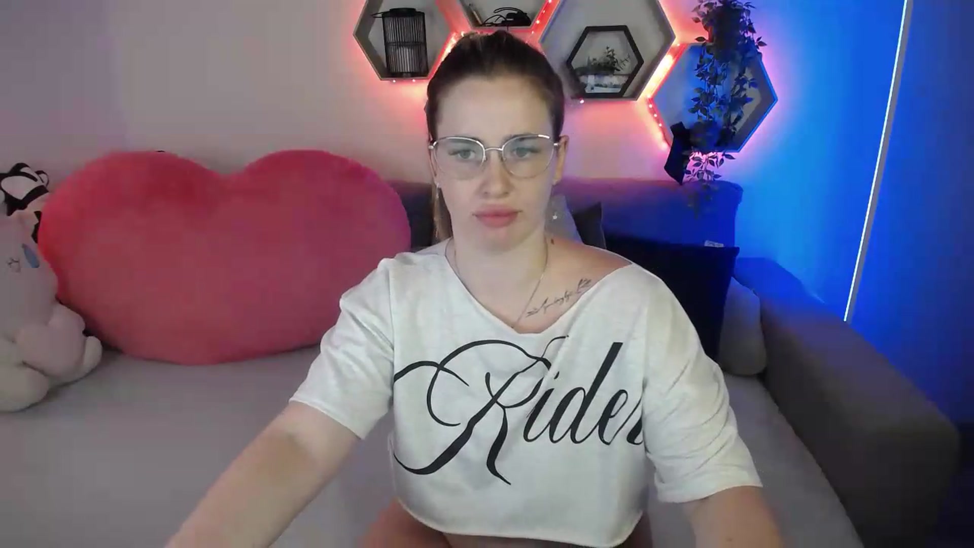 Gallery image thumbnail from SabrinaViolet's myfreecams stream on, 07/07/2026, 13:42 image 17 of 20