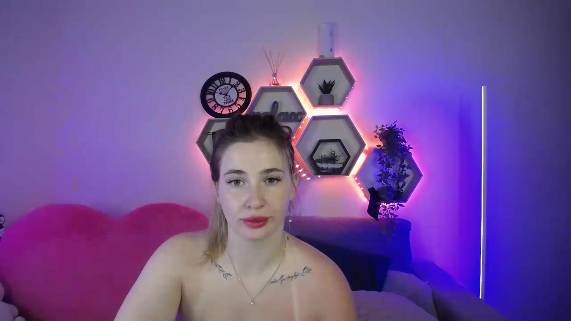 Gallery image thumbnail from SabrinaViolet's myfreecams stream on, 07/08/2026, 09:45 image 5 of 20