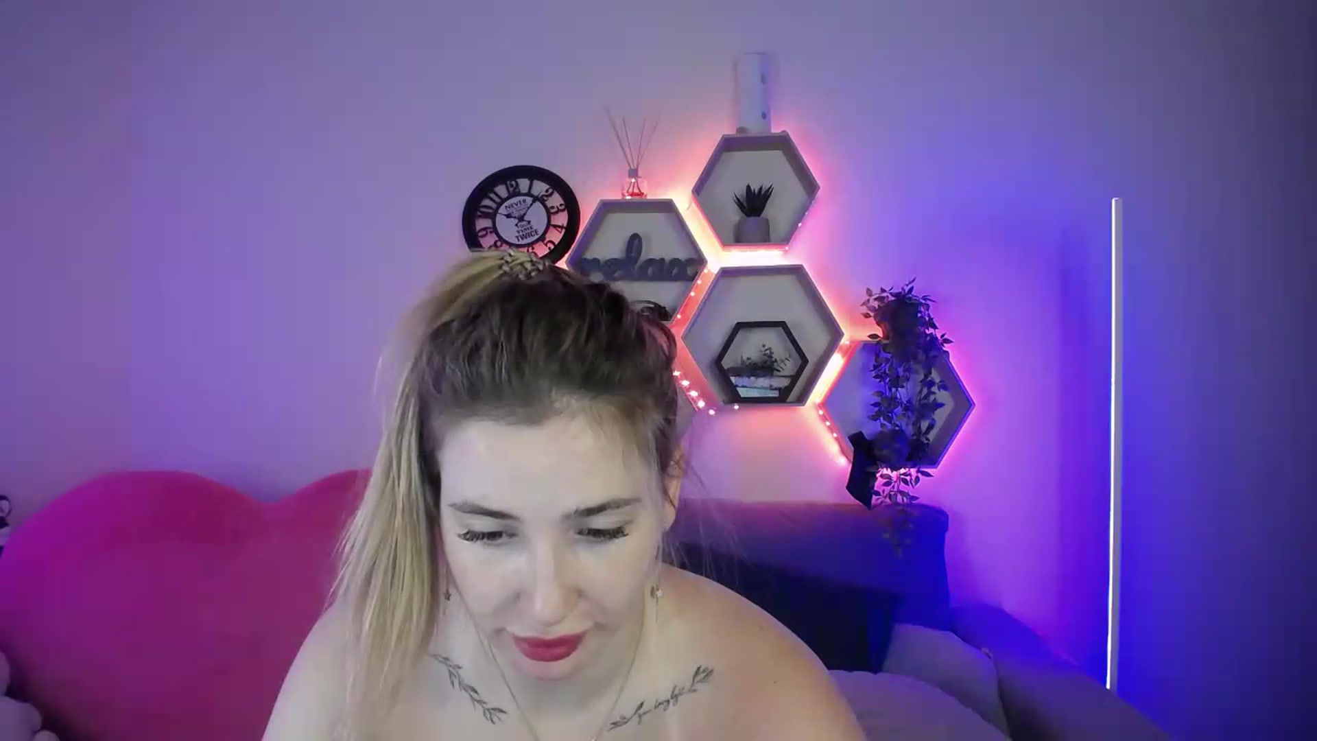 Gallery image thumbnail from SabrinaViolet's myfreecams stream on, 07/08/2026, 09:45 image 4 of 20