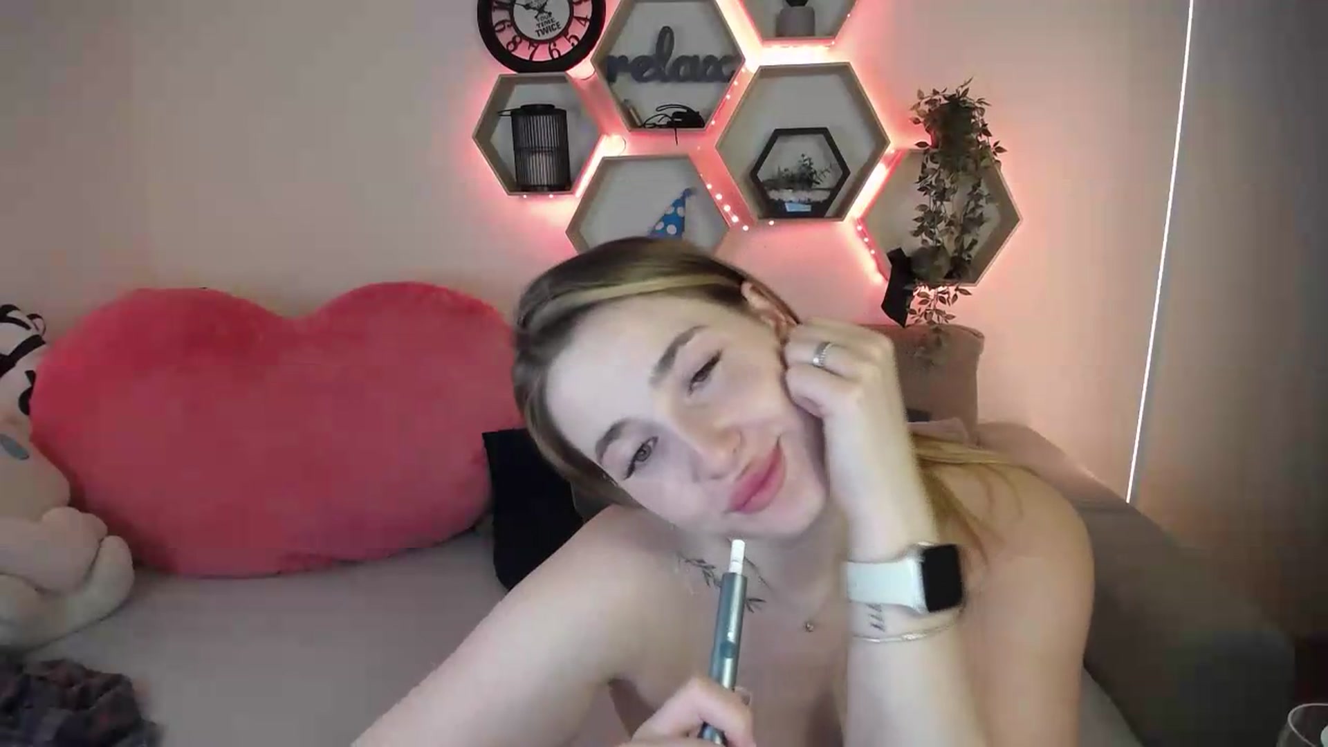 Gallery image thumbnail from SabrinaViolet's myfreecams stream on, 07/10/2026, 11:55 image 15 of 20