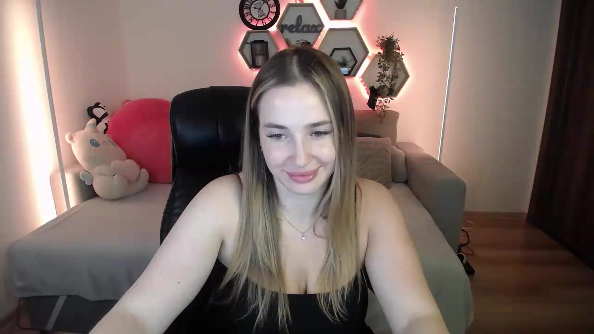Gallery image thumbnail from SabrinaViolet's myfreecams stream on, 07/11/2026, 08:52 image 19 of 20