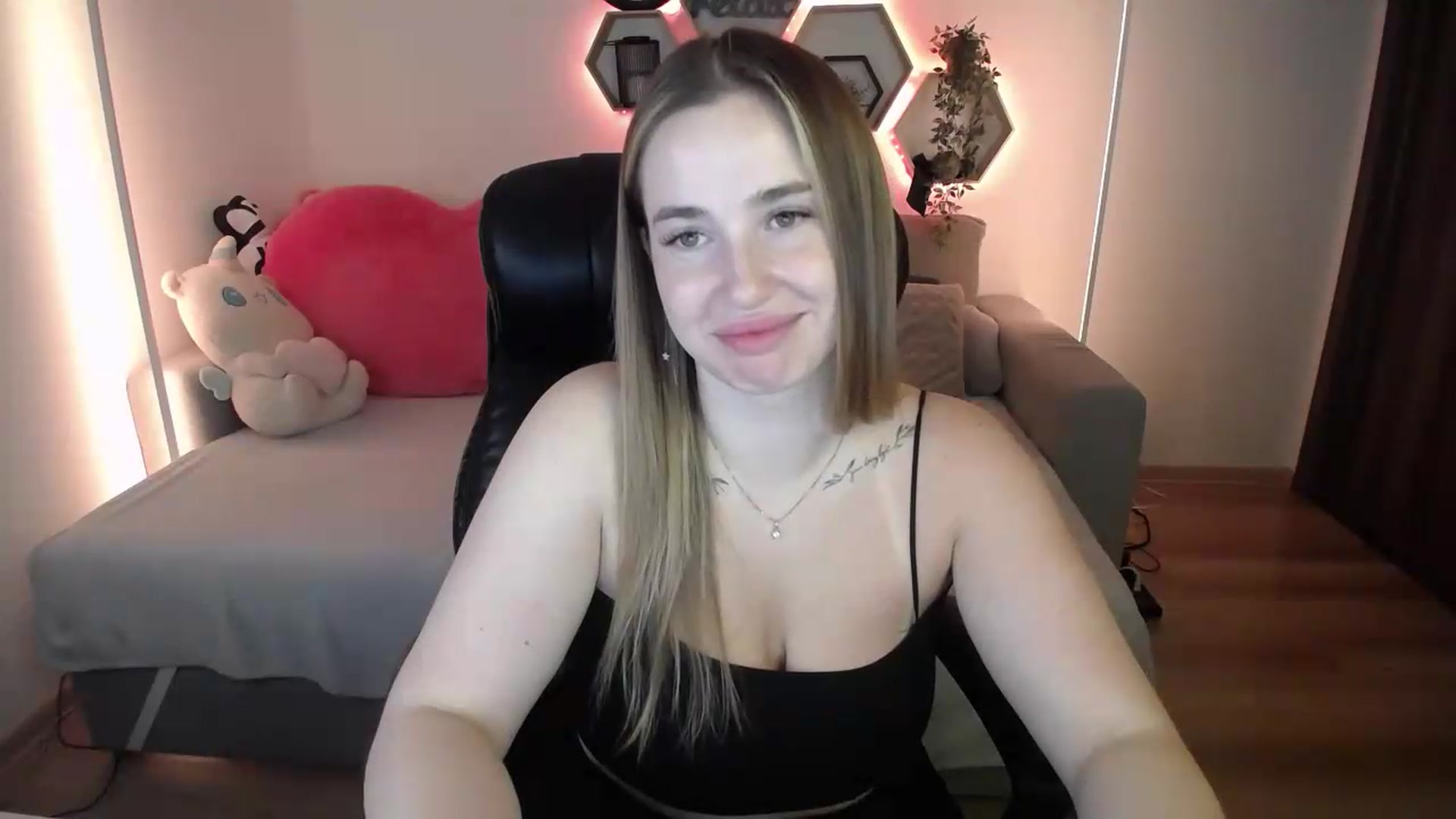 Gallery image thumbnail from SabrinaViolet's myfreecams stream on, 07/11/2026, 08:52 image 2 of 20