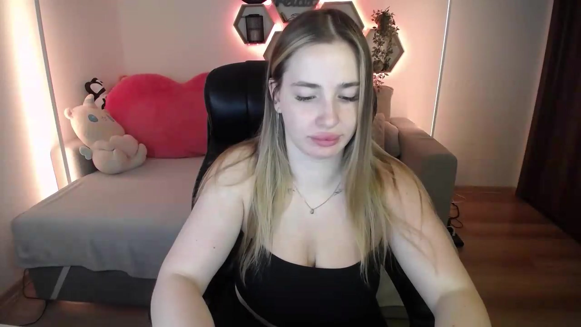Gallery image thumbnail from SabrinaViolet's myfreecams stream on, 07/11/2026, 08:52 image 5 of 20