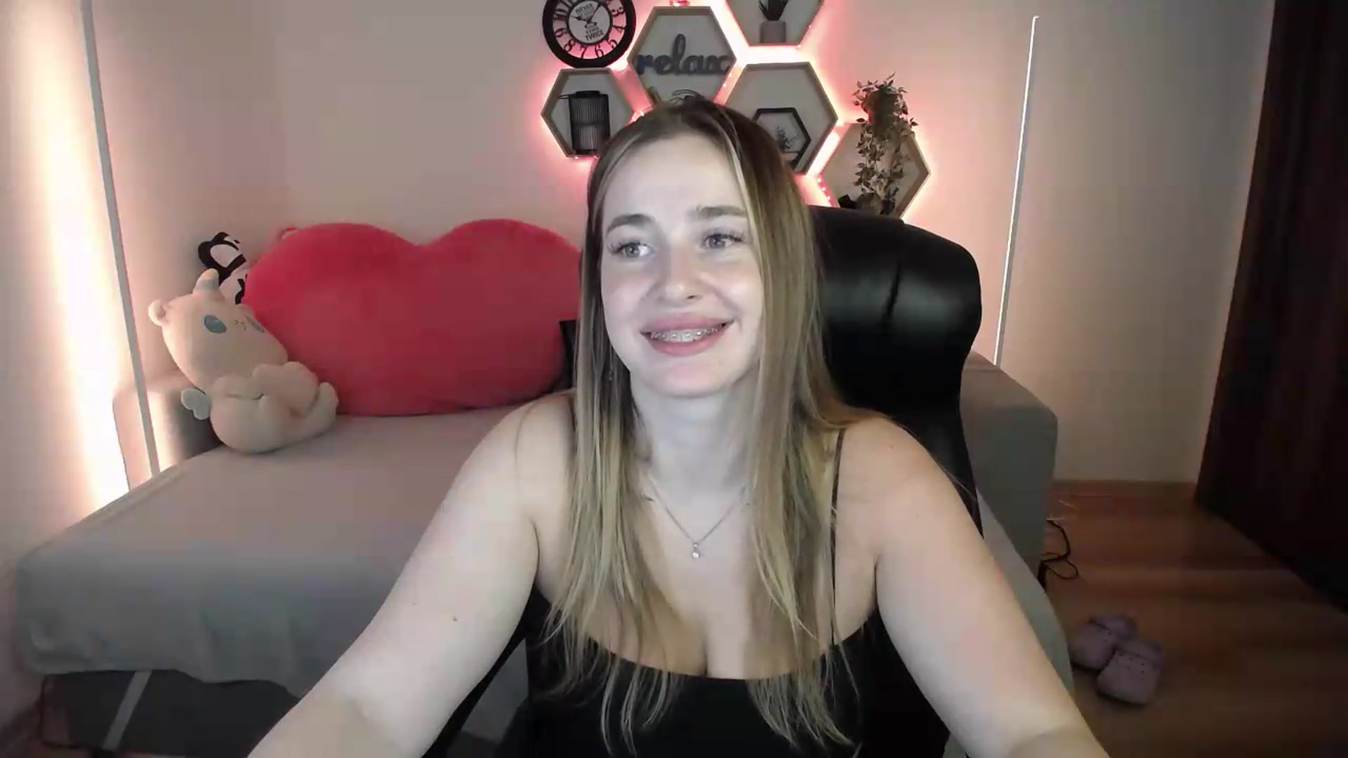 Gallery image thumbnail from SabrinaViolet's myfreecams stream on, 07/11/2026, 11:02 image 5 of 20