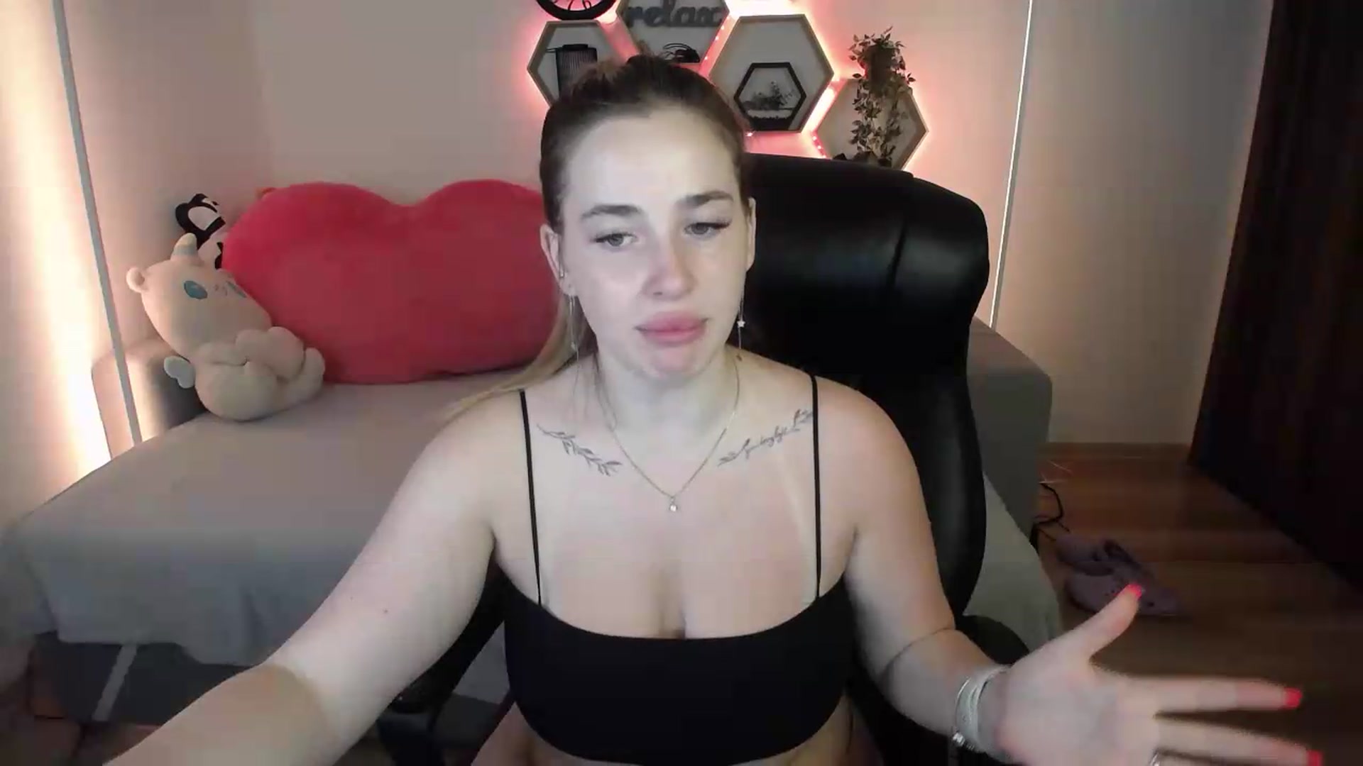 Gallery image thumbnail from SabrinaViolet's myfreecams stream on, 07/11/2026, 13:44 image 15 of 20