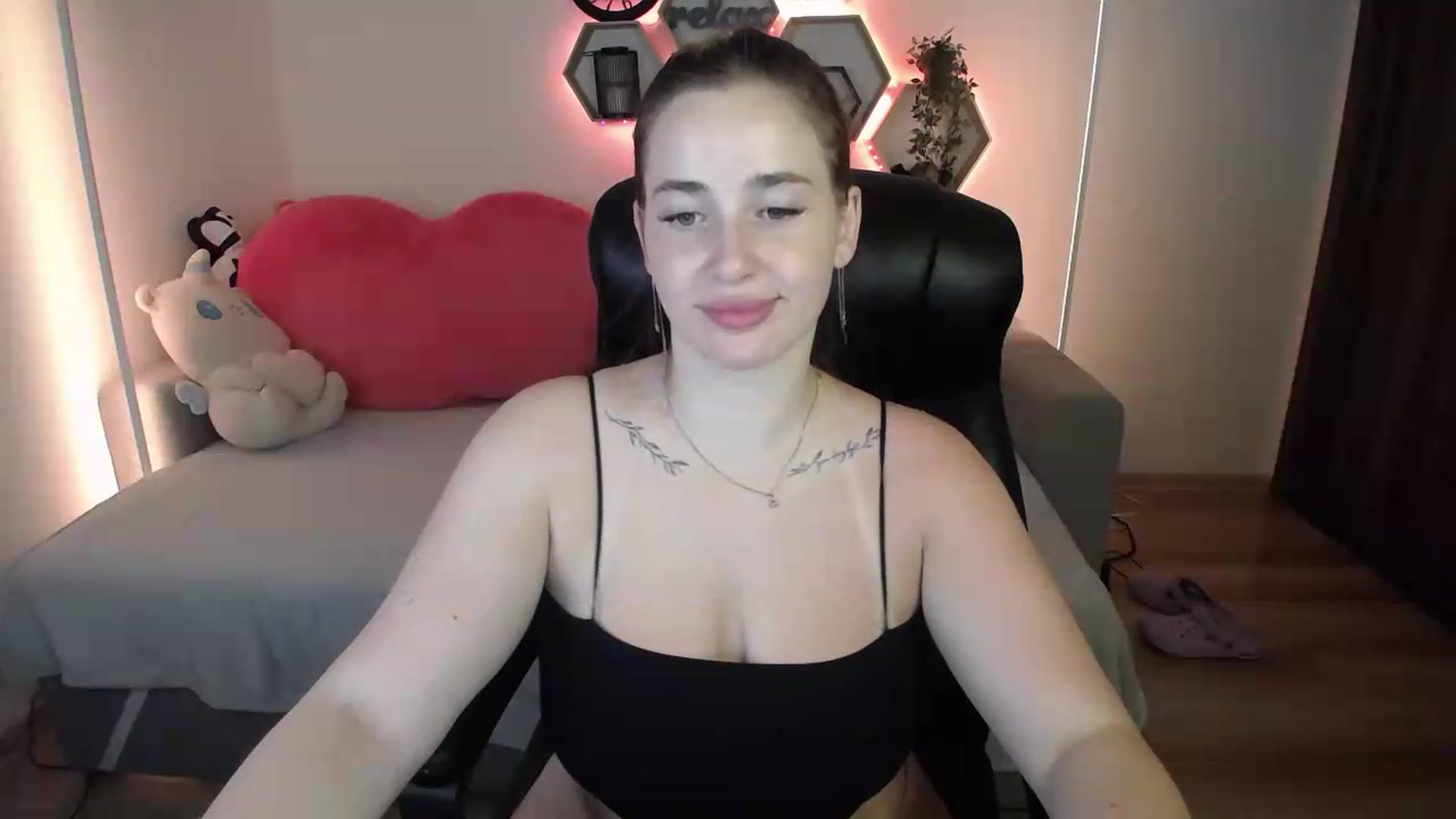 Gallery image thumbnail from SabrinaViolet's myfreecams stream on, 07/11/2026, 13:44 image 13 of 20