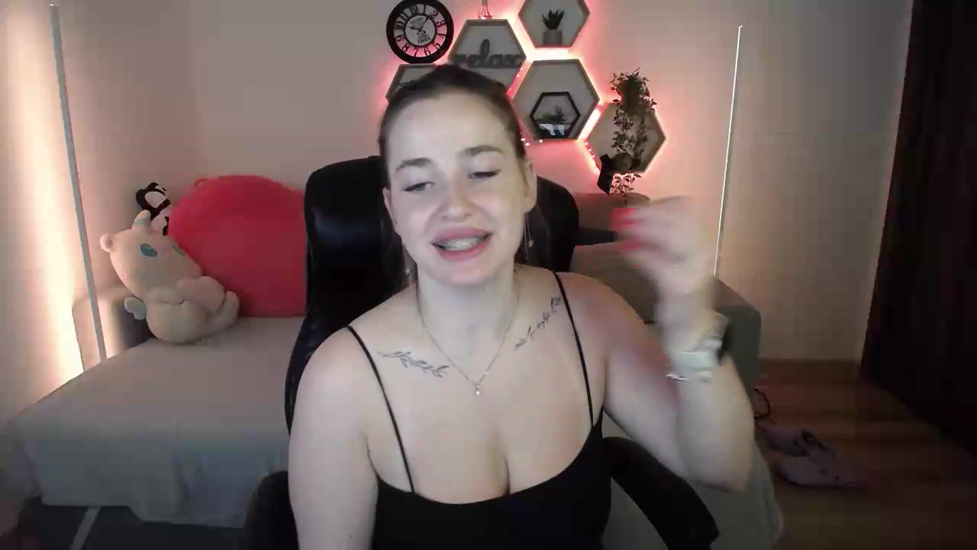 Gallery image thumbnail from SabrinaViolet's myfreecams stream on, 07/11/2026, 13:44 image 4 of 20