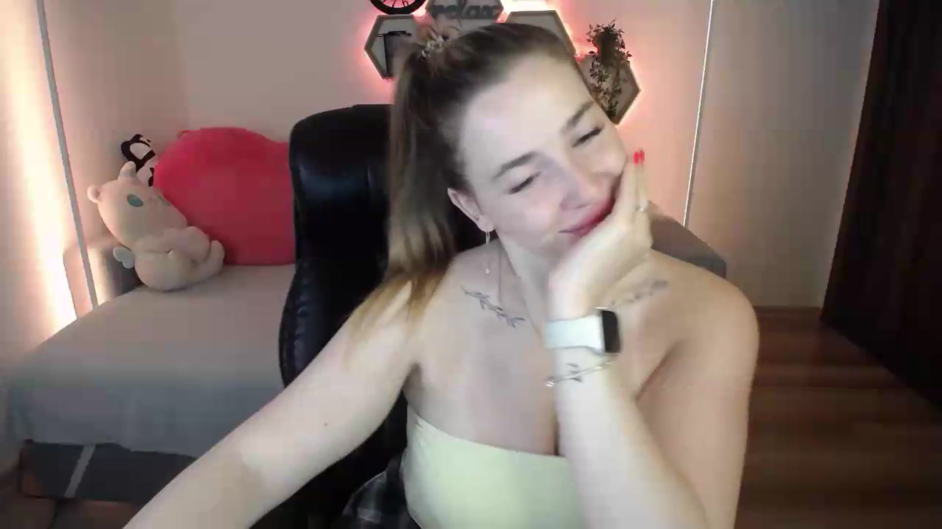Gallery image thumbnail from SabrinaViolet's myfreecams stream on, 07/12/2026, 08:17 image 3 of 20