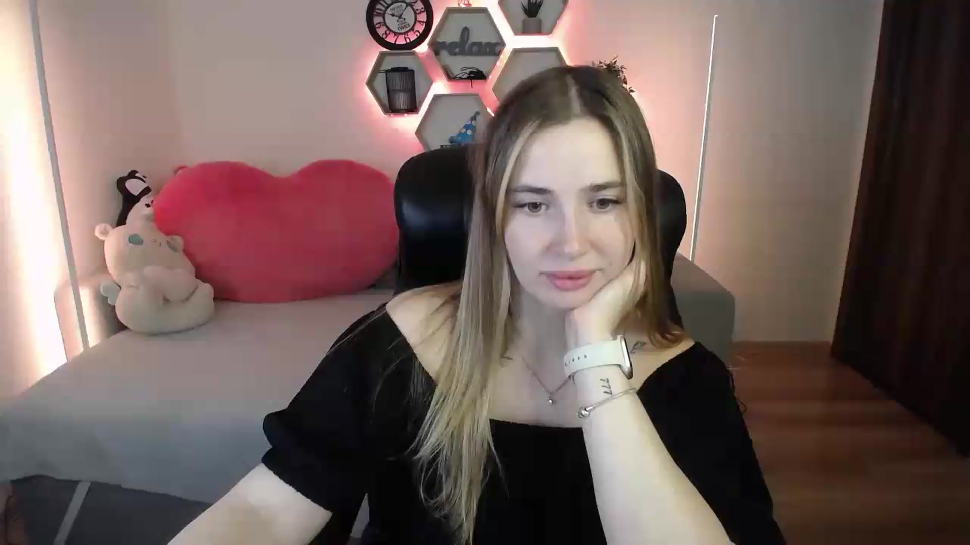 Gallery image thumbnail from SabrinaViolet's myfreecams stream on, 07/14/2026, 09:06 image 5 of 20