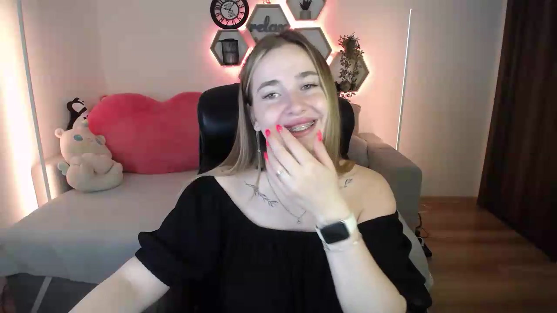 Gallery image thumbnail from SabrinaViolet's myfreecams stream on, 07/14/2026, 09:06 image 7 of 20