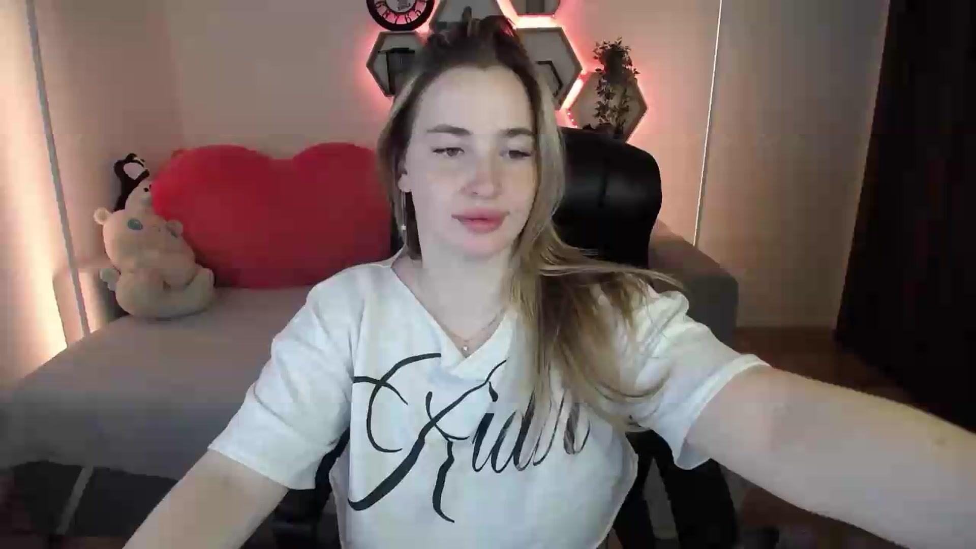 Gallery image thumbnail from SabrinaViolet's myfreecams stream on, 07/14/2026, 09:06 image 19 of 20