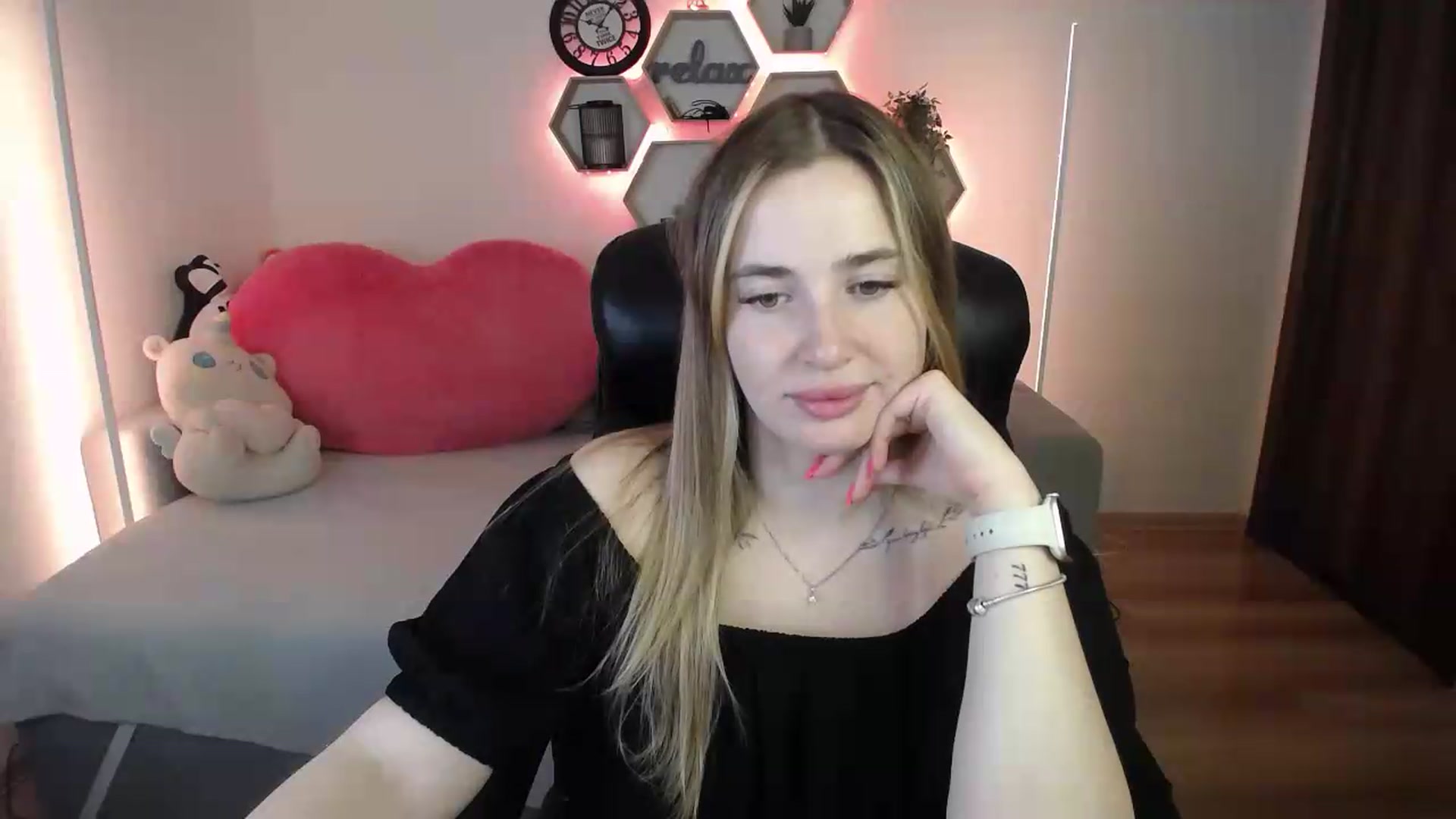Gallery image thumbnail from SabrinaViolet's myfreecams stream on, 07/14/2026, 09:06 image 4 of 20