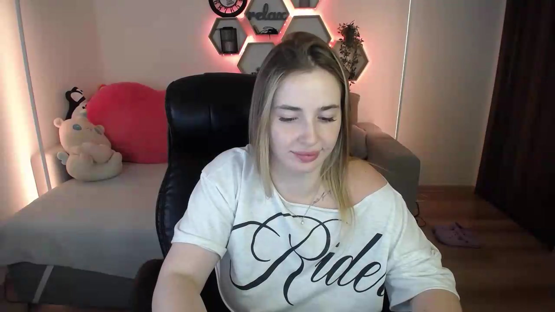Gallery image thumbnail from SabrinaViolet's myfreecams stream on, 07/14/2026, 11:31 image 20 of 20
