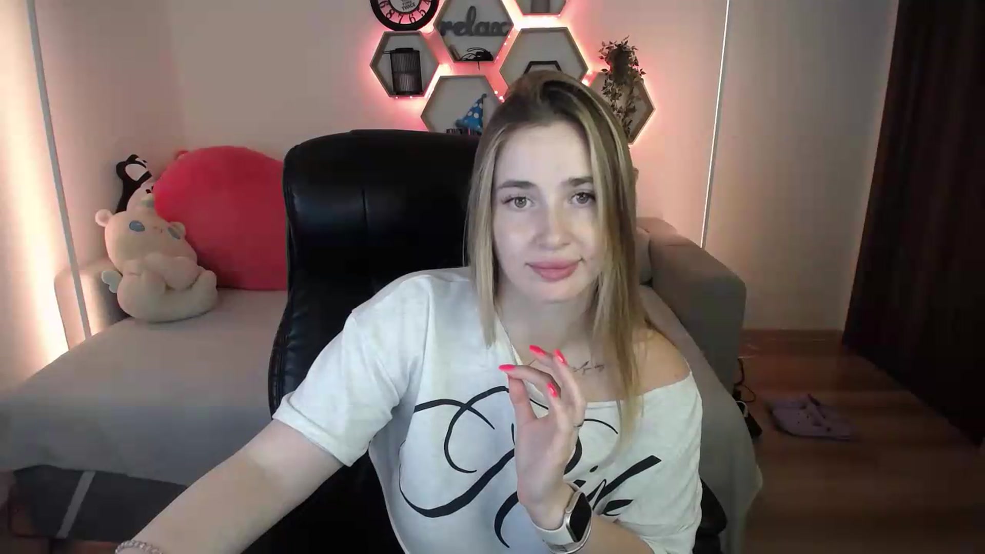 Gallery image thumbnail from SabrinaViolet's myfreecams stream on, 07/14/2026, 11:31 image 15 of 20