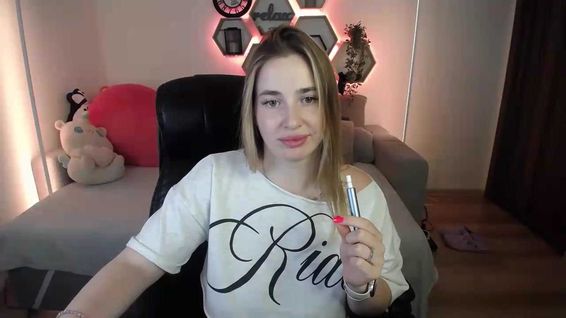 Gallery image thumbnail from SabrinaViolet's myfreecams stream on, 07/14/2026, 11:31 image 6 of 20