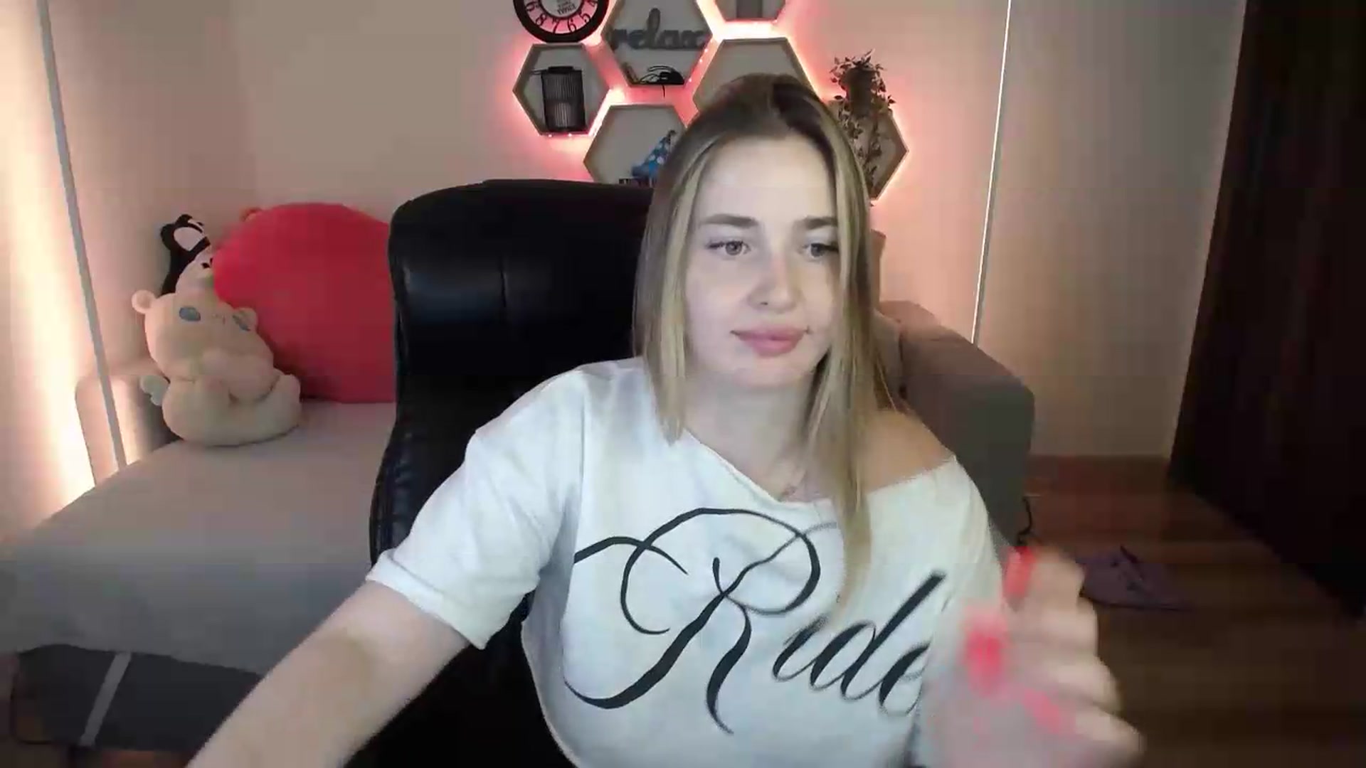 Gallery image thumbnail from SabrinaViolet's myfreecams stream on, 07/14/2026, 11:31 image 11 of 20
