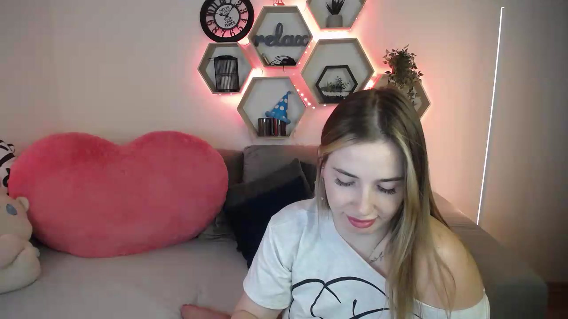 Gallery image thumbnail from SabrinaViolet's myfreecams stream on, 07/14/2026, 13:05 image 3 of 20