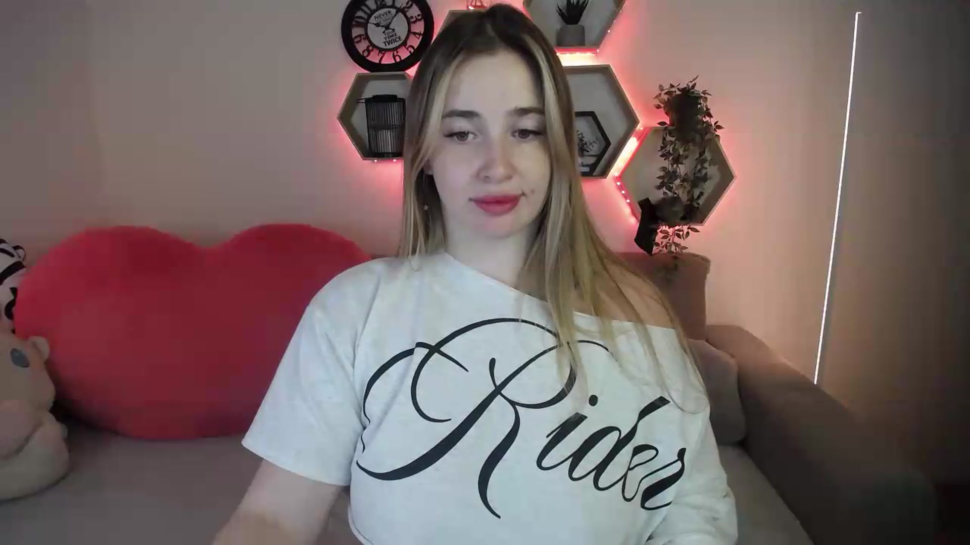 Gallery image thumbnail from SabrinaViolet's myfreecams stream on, 07/14/2026, 13:05 image 6 of 20