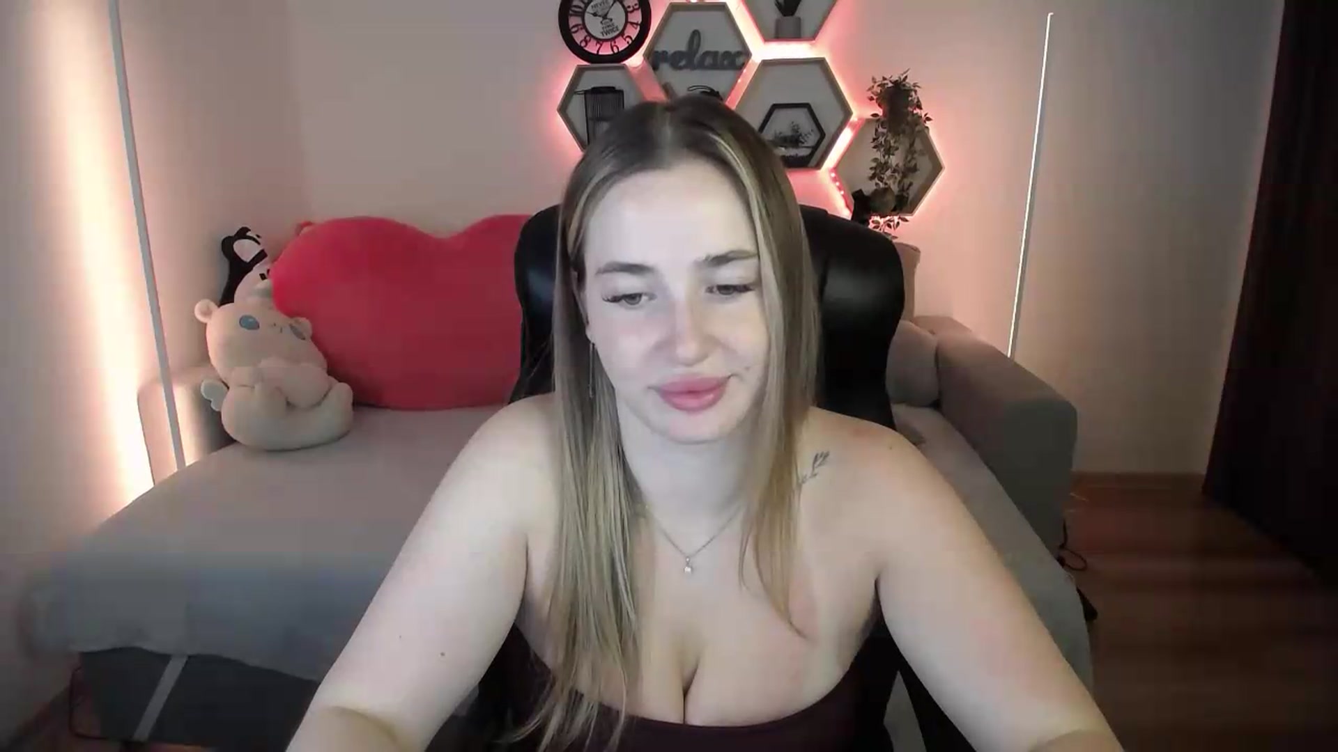Gallery image thumbnail from SabrinaViolet's myfreecams stream on, 07/15/2026, 08:54 image 9 of 20