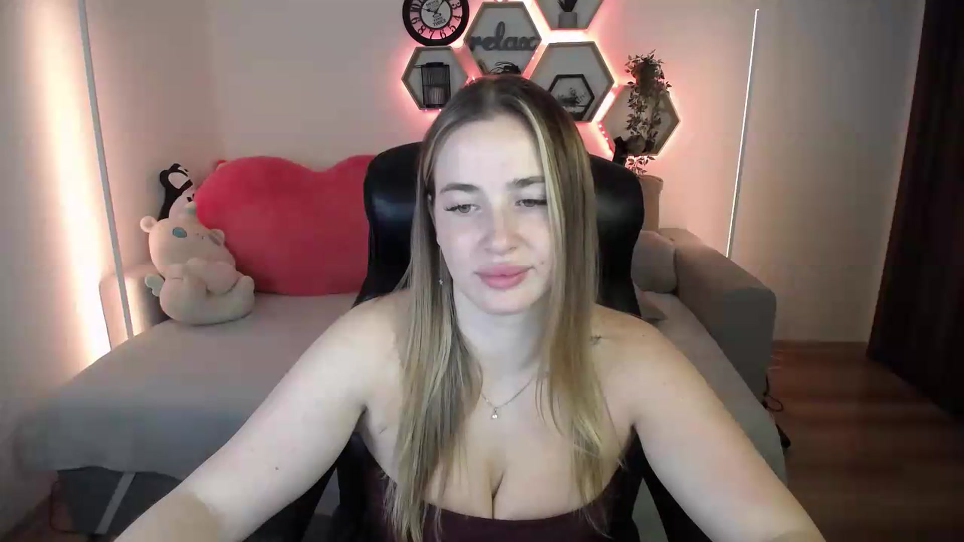 Gallery image thumbnail from SabrinaViolet's myfreecams stream on, 07/15/2026, 08:54 image 15 of 20