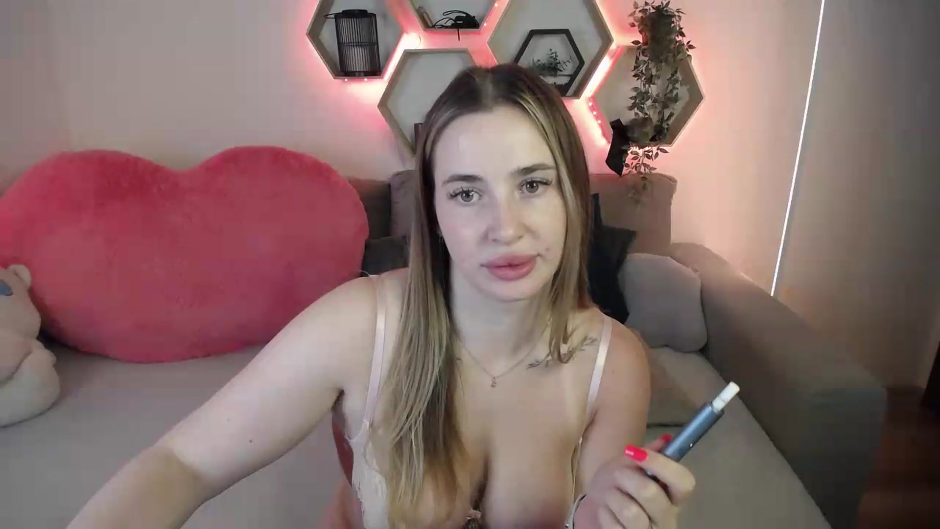 Gallery image thumbnail from SabrinaViolet's myfreecams stream on, 07/15/2026, 10:28 image 10 of 20