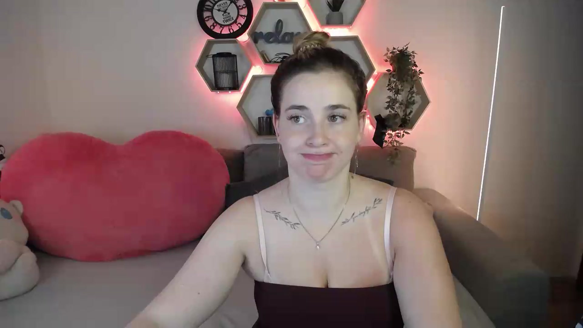 Gallery image thumbnail from SabrinaViolet's myfreecams stream on, 07/15/2026, 13:31 image 5 of 20