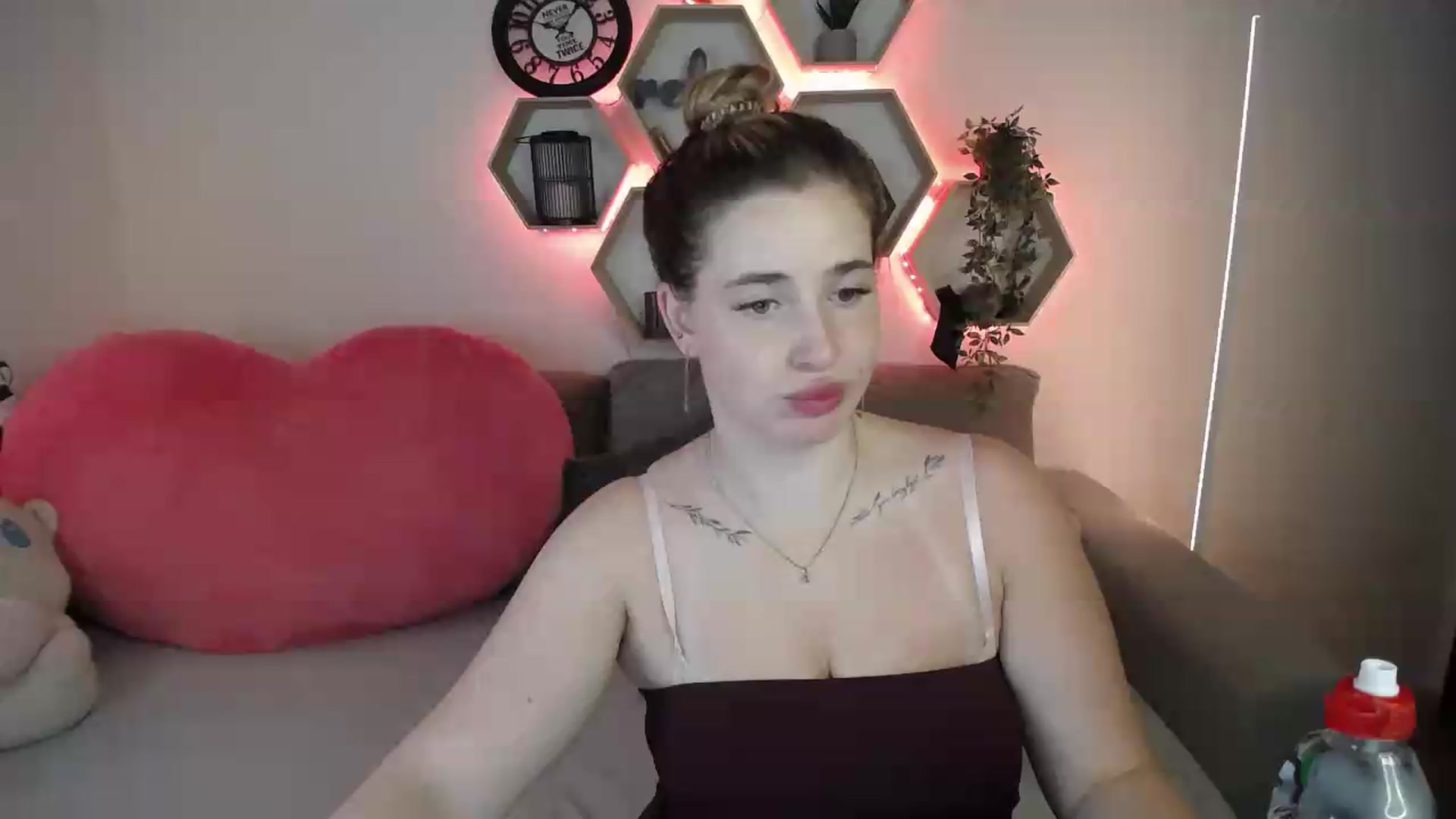 Gallery image thumbnail from SabrinaViolet's myfreecams stream on, 07/15/2026, 13:31 image 4 of 20