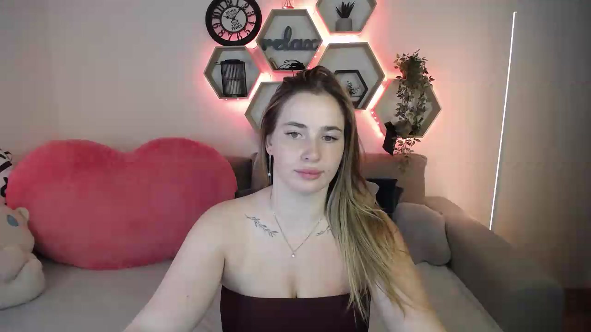 Gallery image thumbnail from SabrinaViolet's myfreecams stream on, 07/15/2026, 14:03 image 18 of 20