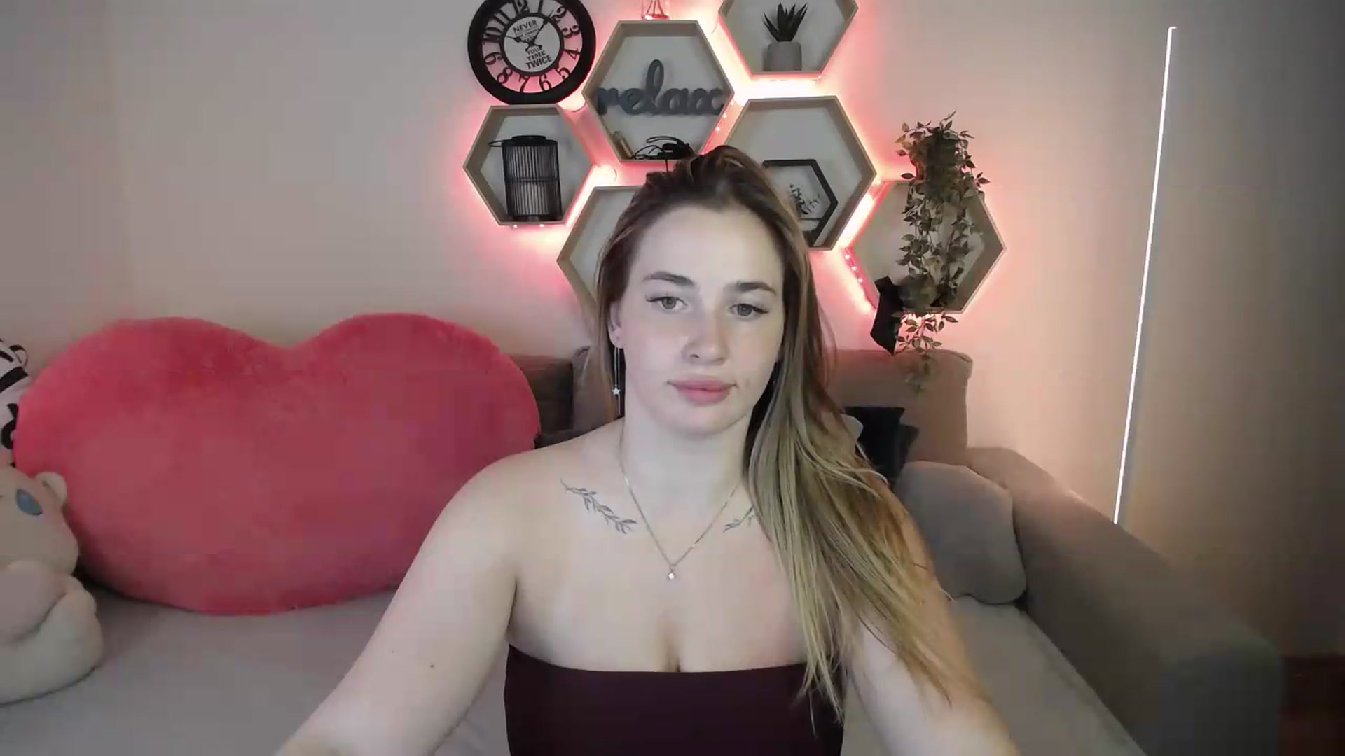 Gallery image thumbnail from SabrinaViolet's myfreecams stream on, 07/15/2026, 14:03 image 17 of 20