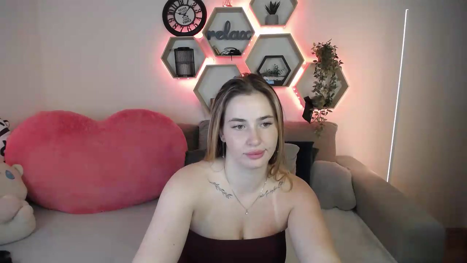 Gallery image thumbnail from SabrinaViolet's myfreecams stream on, 07/15/2026, 14:03 image 16 of 20