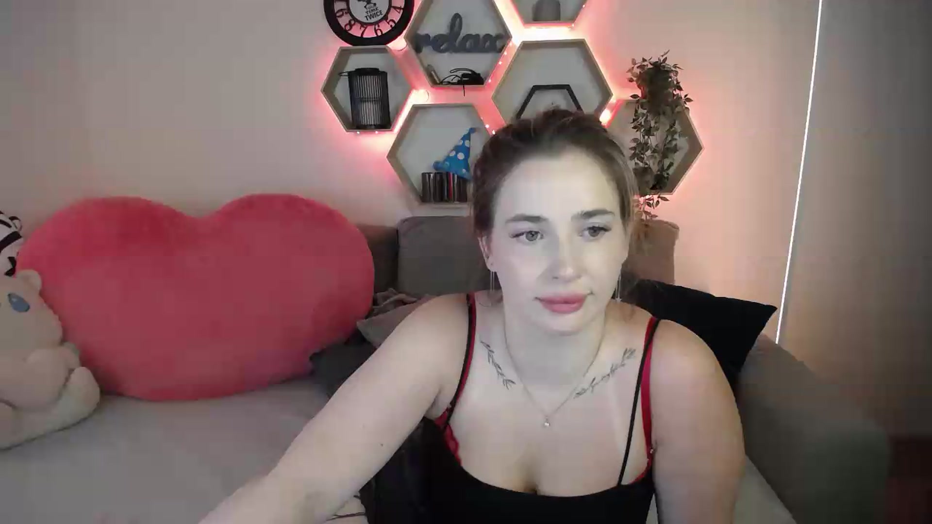 Gallery image thumbnail from SabrinaViolet's myfreecams stream on, 07/17/2026, 12:11 image 10 of 20