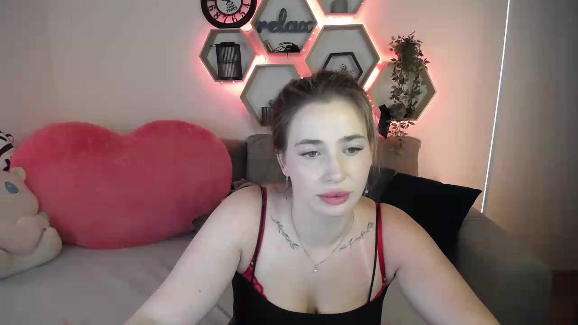Gallery image thumbnail from SabrinaViolet's myfreecams stream on, 07/17/2026, 12:11 image 2 of 20
