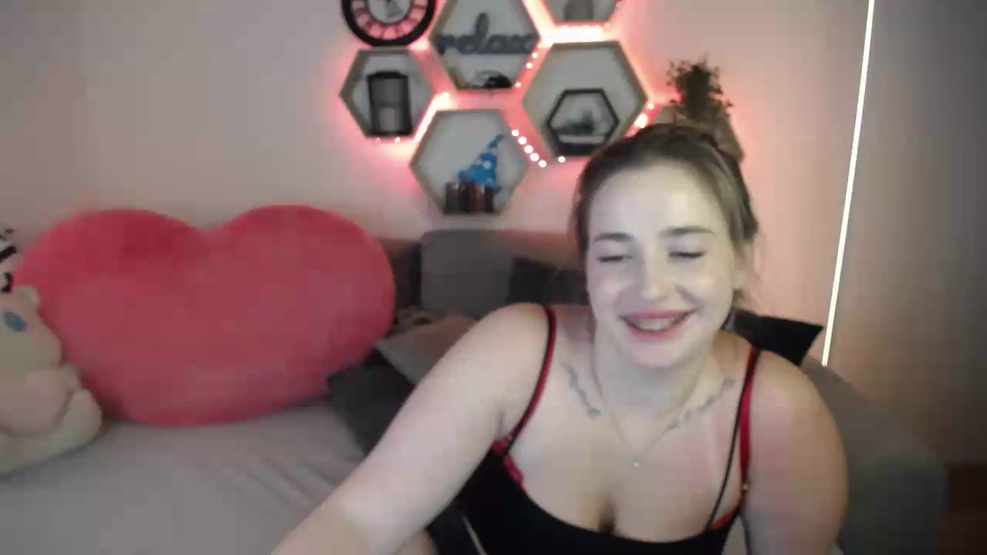 Gallery image thumbnail from SabrinaViolet's myfreecams stream on, 07/17/2026, 12:11 image 18 of 20